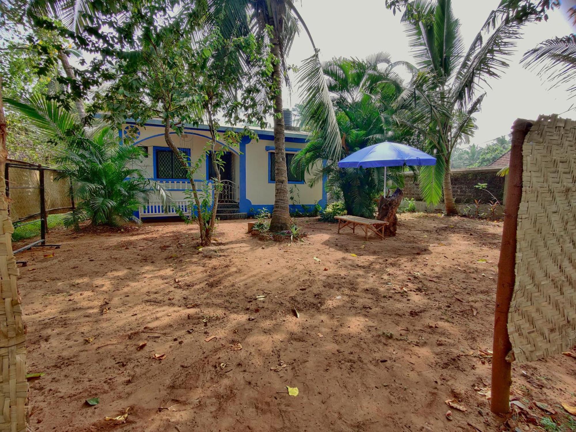 Coco Inn Goa Candolim Quarto foto